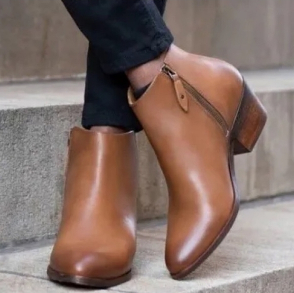 Frye Judith Zip Brown Booties  Ankle Boots Size 7 - Picture 1 of 8